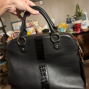 NWT F&W Elegant Black Handbag with Croc-Embossed Detail